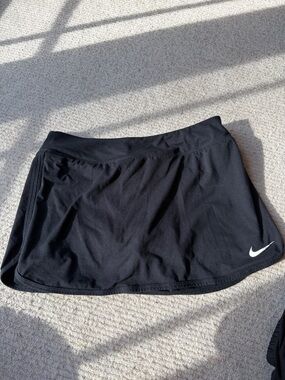 Nike Black Athletic Skort - Lightweight Performance Tennis Skirt